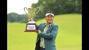 「第25回スターツシニアゴルフトーナメント」初優勝を飾ったシニアルーキー岩本高志