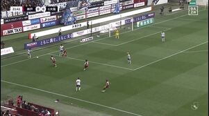 神戸・大迫勇也がワントラップから振り向きざまのボレーでゴールに迫る！【第17節】神戸 vs G大阪