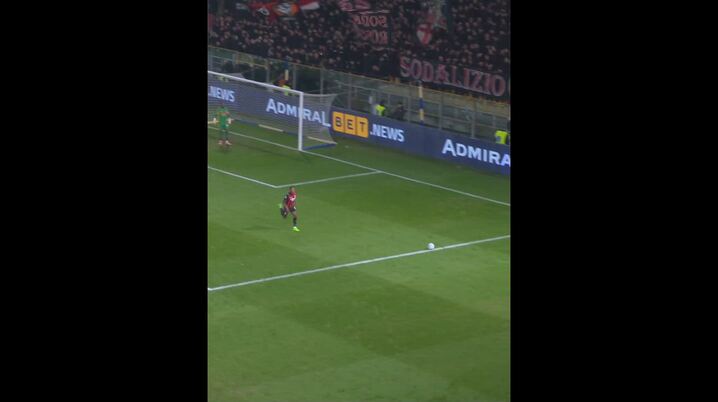 ドニエル・マレンがアストン・ヴィラに完全移籍【ドルトムント