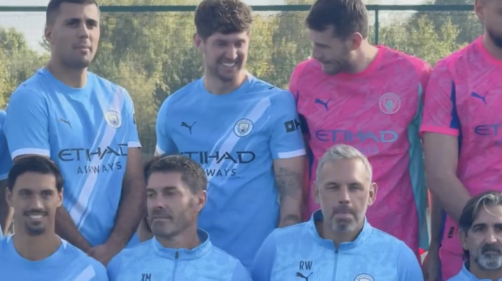 日本限定ムーンチェスター・コレクションをオンラインで販売