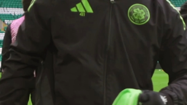 1. FCケルン | ポドルスキ直筆サイン入りケルンユニフォームが当たる