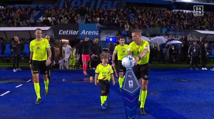 イタリア代表MFニコロ・ザニオーロ獲得を発表 | アストン・ヴィラ