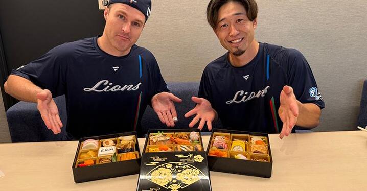 埼玉西武】隅田知一郎投手＆佐藤隼輔投手プロ初勝利記念グッズ