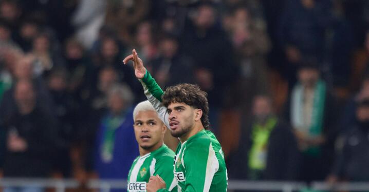 イタリア代表MFニコロ・ザニオーロ獲得を発表 | アストン・ヴィラ