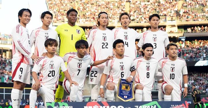 ※非売品 本田圭佑ACミラン入団会見パンフレット 印刷用】本田、イタリア各紙が大きな扱い／「会見はスーパー