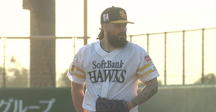 藤原恭大も驚き！ 選手イラストが浮かび上がるビアカップ