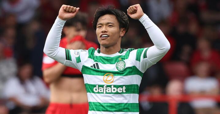 サイン入り リバプール 2014/15シーズン マッチプログラム アストンヴィラ サイン入り リバプール 2014/15シーズン マッチプログラム