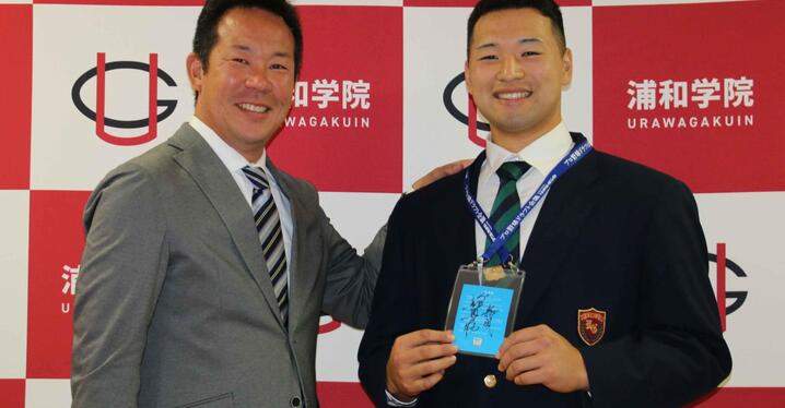 岡山学芸館や優勝年代の移動着です！上下に変更！ 岡山学芸館優勝年代のアップ着です！ 甲子園】岡山学芸館 5年ぶり