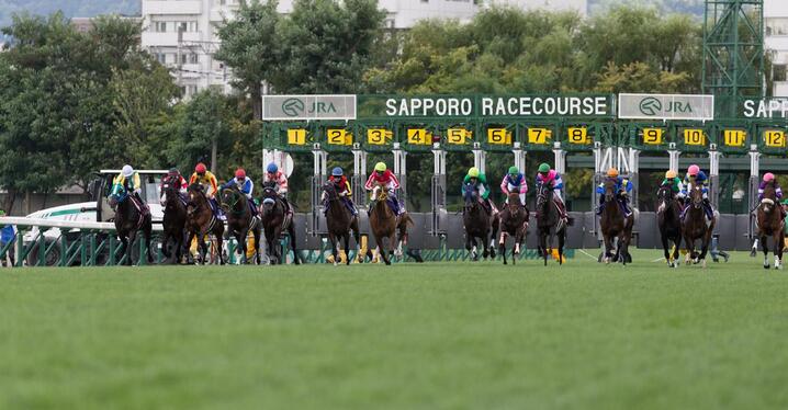 傑出馬不在の凱旋門賞、シンエンペラーは日本競馬史を変えられる