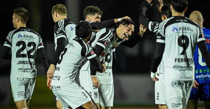 ベルナルド・シウバとの契約を2026年夏まで延長【マンチェスター