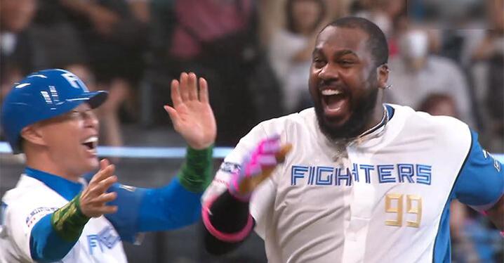 GIANTS 「オリジナル香水」 岡本和真、大城卓三、山﨑伊織、大勢モデル