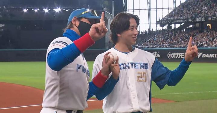 中日ドラゴンズ】仲地礼亜投手プロ入り初勝利記念グッズ好評発売
