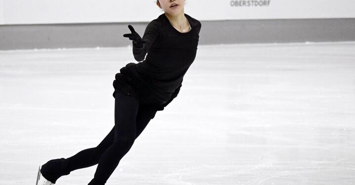 早い者勝ち‼︎フィギュアスケート女子★総額5万円以上♪ 14歳の島田麻央、日本女子13年ぶり5人目の優勝 05年Vの
