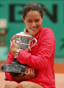 新女王誕生の完ぺきなストーリー 一家の夢背負うサフィナの今後に期待 全仏オープンテニス 女子シングルス決勝 スポーツナビ 新女王誕生の完ぺきなストーリー 一家の夢背負うサフィナの今後に期待 全仏オープンテニス 女子シングルス決勝 スポーツナビ