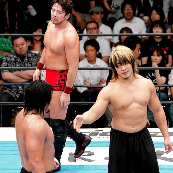 新日本プロレス椅子 通販サイト&店舗で順次発売開始!!『LOGOS×NJPW 折りたたみチェア