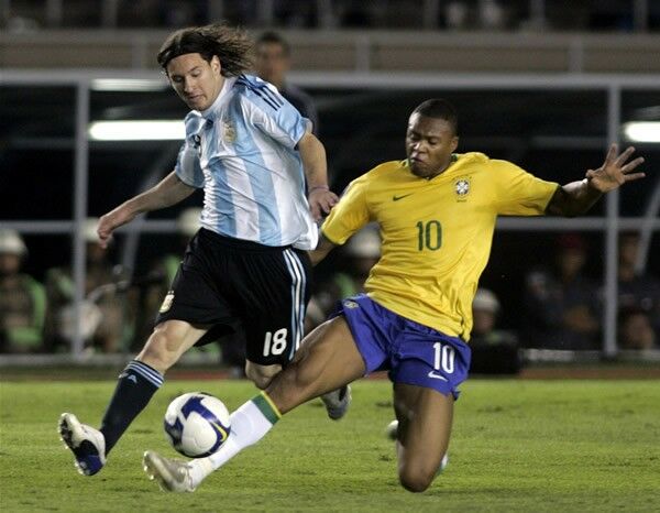 アルゼンチンとブラジル ｗ杯への険しい道のり ２０１０年南米予選 スポーツナビ
