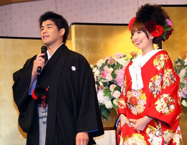 井上康生氏と東原亜希さんが挙式 幸せいっぱいの家庭を スポーツナビ 井上康生氏と東原亜希さんが挙式 幸せいっぱいの家庭を スポーツナビ