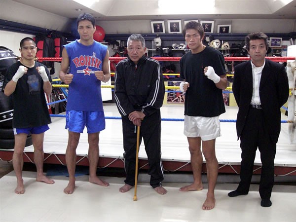 毎年恒例の「藤原祭り」に小比類巻(右から2人目)が参戦