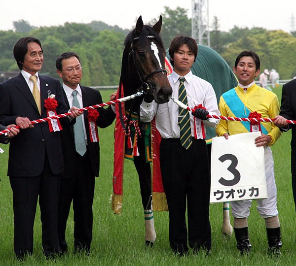 ウオッカ、歴史的勝利! 64年ぶり牝馬ダービー制覇だ=競馬＝「歴史に残る馬」四位が殊勲のエスコート - スポーツナビ