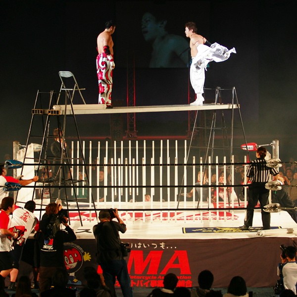 宮本が憧れの貴超え! デスマッチ王座Ｖ３に成功=大日本プロレス