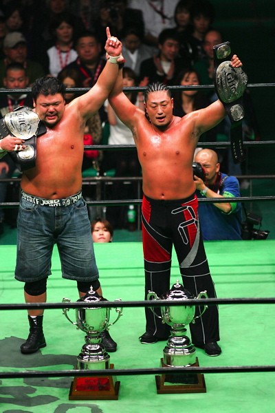 力皇&ヨネ組が健介&森嶋組に勝利、タッグ王座奪取に成功した