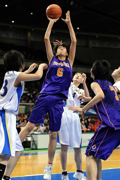 女子決勝はシーズン３度目の２強対決に 高校選抜バスケ ウインターカップ２００９ 第５日 スポーツナビ