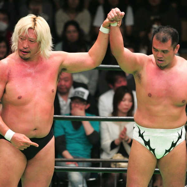 秋山(右)と高山は3.28横浜から開幕するグローバルリーグ決勝戦での激突を誓い合った