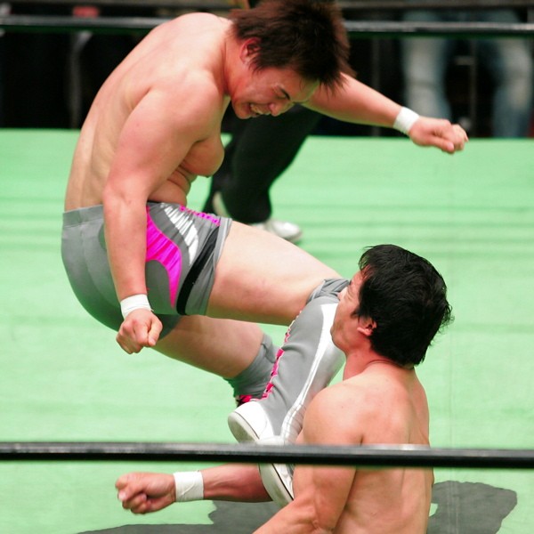 マルビンに快勝の中嶋(左)はGHCジュニアタッグ王座を標的に