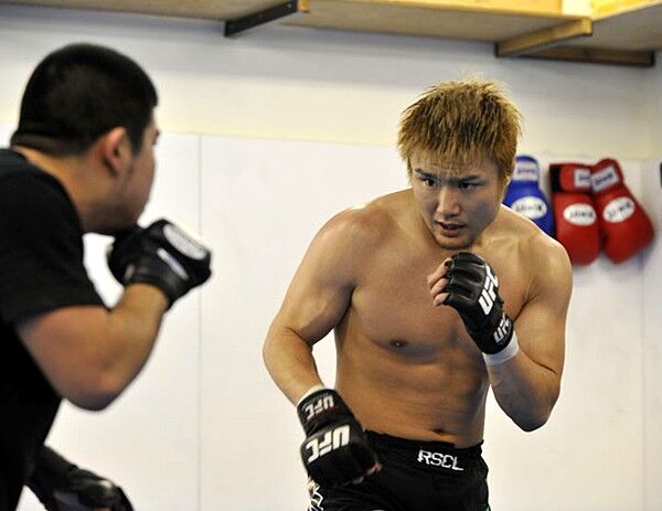 五味隆典がついにufc本戦参戦 wowowで放送 2011年初戦は消耗戦か スポーツナビ 五味隆典がついにufc本戦参戦 wowowで放送 2011年初戦は消耗戦か スポーツナビ