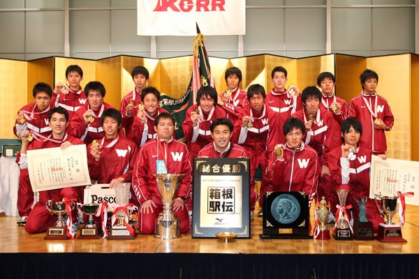 早大は選手層の厚さでピンチをしのぎ、18年ぶりの総合優勝を手にした