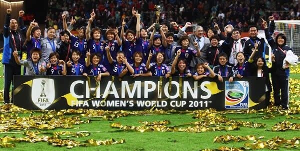 澤穂希 びっくりすると同時に大変光栄に思う なでしこジャパンに国民栄誉賞 スポーツナビ 澤穂希 びっくりすると同時に大変光栄に思う なでしこジャパンに国民栄誉賞 スポーツナビ