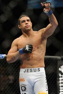 四面楚歌でビクトーとの決戦に挑む秋山 ufc133見どころ スポーツナビ 四面楚歌でビクトーとの決戦に挑む秋山 ufc133見どころ スポーツナビ
