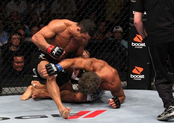 秋山成勲を沈めた 天才 ビクトーの野望 ufc133 スポーツナビ 秋山成勲を沈めた 天才 ビクトーの野望 ufc133 スポーツナビ