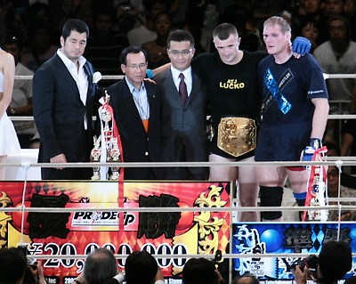 2006年PRIDE無差別級GPで悲願の優勝、感動の涙を呼んだ