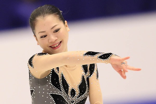 2001スポーツアイ2月号フィギュアスケート安藤荒川鈴木プルシェンコスルツカヤ 202407220000790-w500_0.jpg
