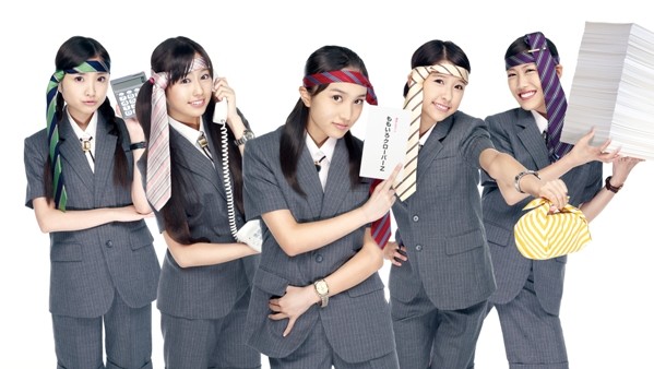 ももいろクローバーZ(左から有安杏果、佐々木彩夏、百田夏菜子、玉井詩織、高城れに)