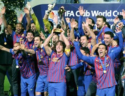 バルセロナはサントスに4−0で快勝し、2年ぶりのクラブ世界一に輝いた