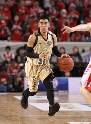 “沖縄のファンタジスタ”と呼ばれ、周囲からは常に大きな期待を寄せられた。しかし、それがプレッシャーになることも