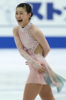 四大陸フィギュアの女子SPで、村上は後半に入れた「3回転―3回転」を成功させ、最後は大きな笑顔を見せた