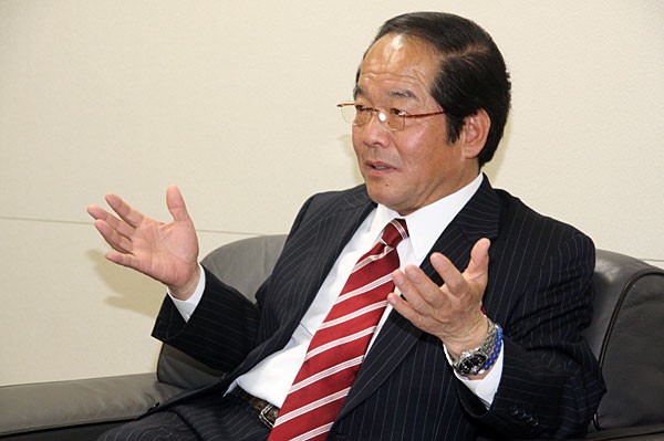 存続危機からクラブを立て直した甲府の海野会長。その軌跡を振り返る