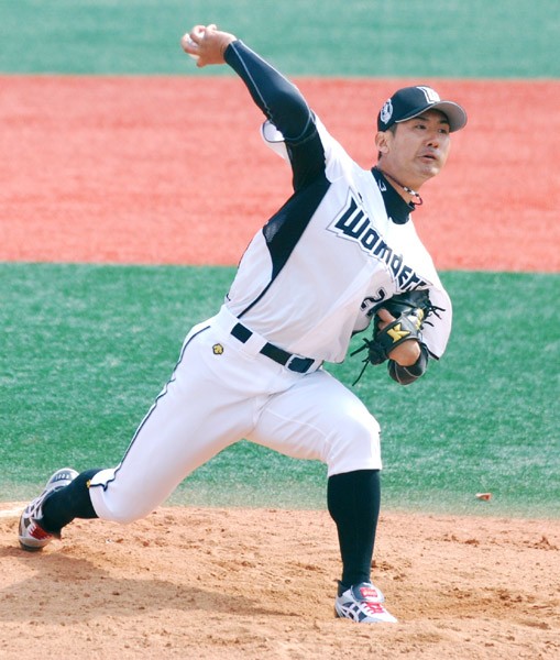 元ロッテ・小林亮寛が野球を続ける訳＝「戦力外＝引退」を否定