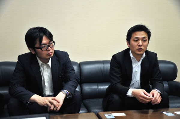 下町ボブスレープロジェクトの発起人である小杉氏(左)と初動段階から参加している舟久保氏(右)。プロジェクト開始から、これまでの経緯を語ってくれた