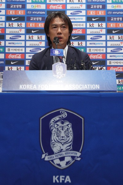 監督代表監督に就任したホン・ミョンボ。ロンドン五輪で韓国に銅メダルをもたらした名将が満を持してA代表を率いる