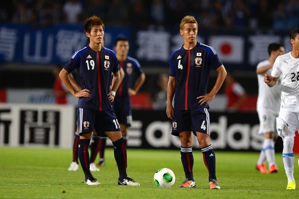 期待された柿谷(左)と本田(右)の融合だが、本人たちも認めるように準備期間の短さから納得のいく結果は得られなかった