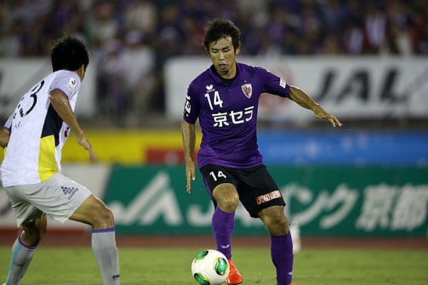 元日本代表／京都サンガFC　山瀬功治選手サイン&刺繍入りF50スパイク 山瀬功治が京都にもたらした武器＝システム変更を機に発揮された