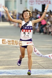 出雲駅伝では駒澤大が優勝。苦手の1区でスタートダッシュに成功したことで15年ぶりの栄冠を手繰り寄せた