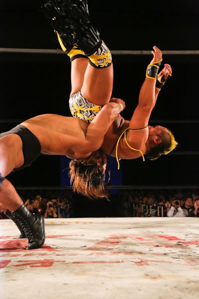 BJW認定世界ストロングヘビー級王者・関本はぶっこぬきジャーマンで近藤を下した