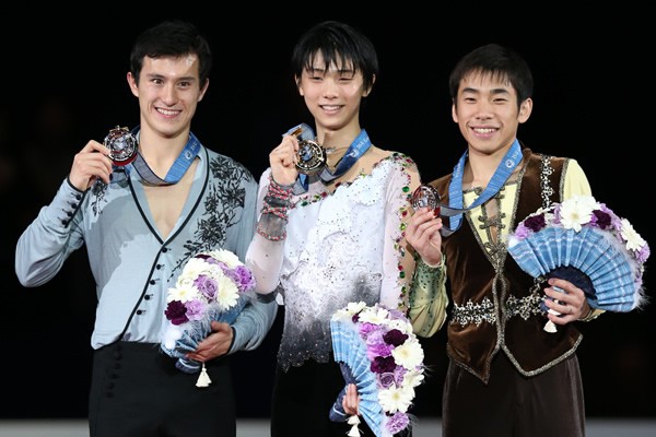 世界選手権3連覇中の王者チャン(左)は2位。3位に入った織田(右)にとっては、五輪代表入りへアピールの大会となった