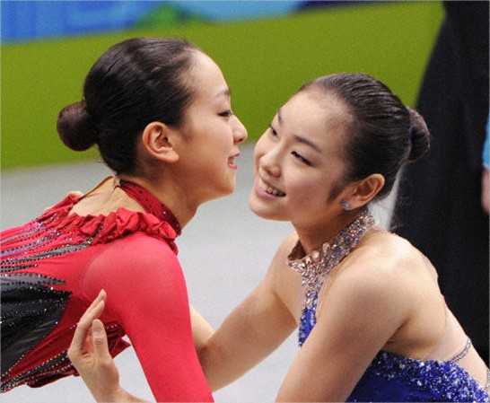 浅田真央(左)とキム・ヨナ、二人のライバル関係がお互いを高め合った