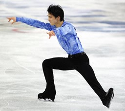 男子SPで首位に立った羽生結弦の演技=ソチ